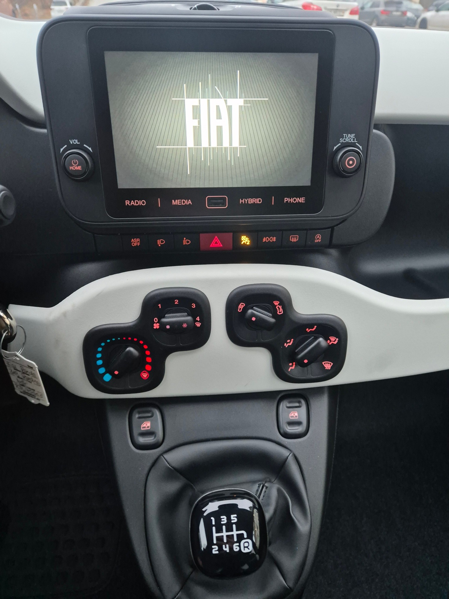 FIAT Panda 1.0 MHEV Cross-image-11