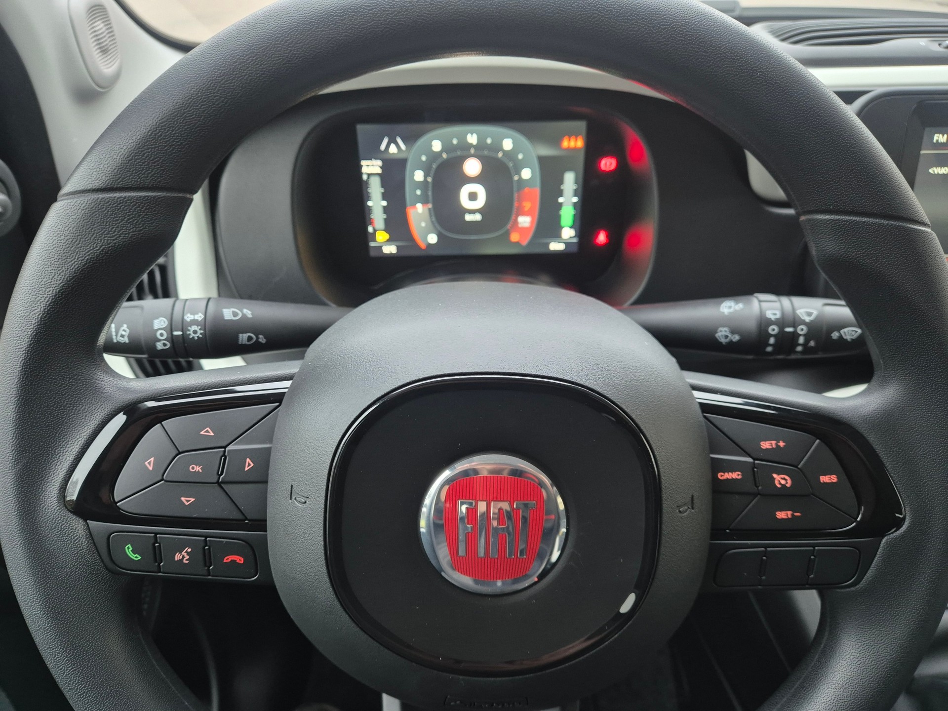 FIAT Panda 1.0 MHEV Cross-image-12