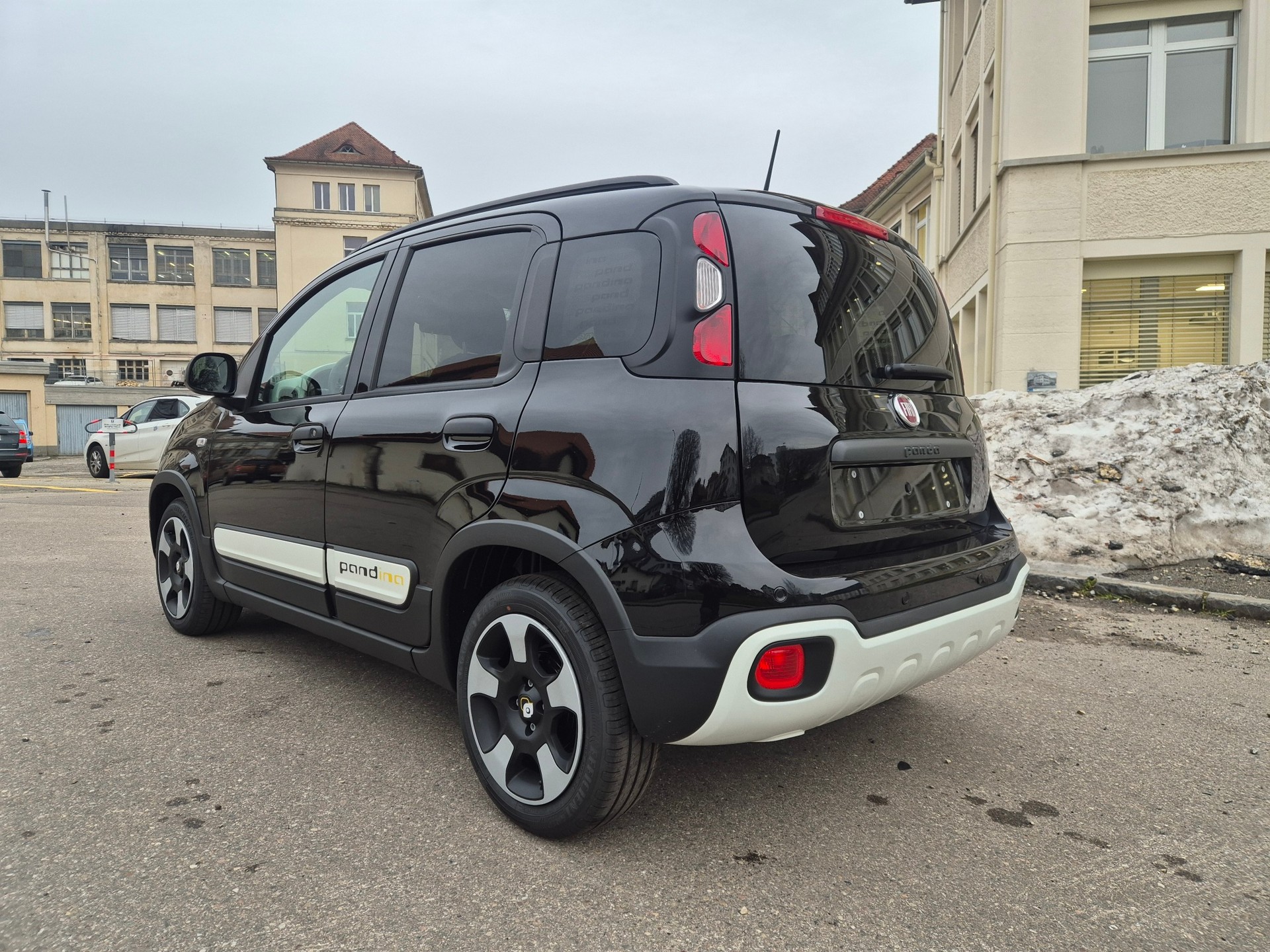 FIAT Panda 1.0 MHEV Cross-image-2