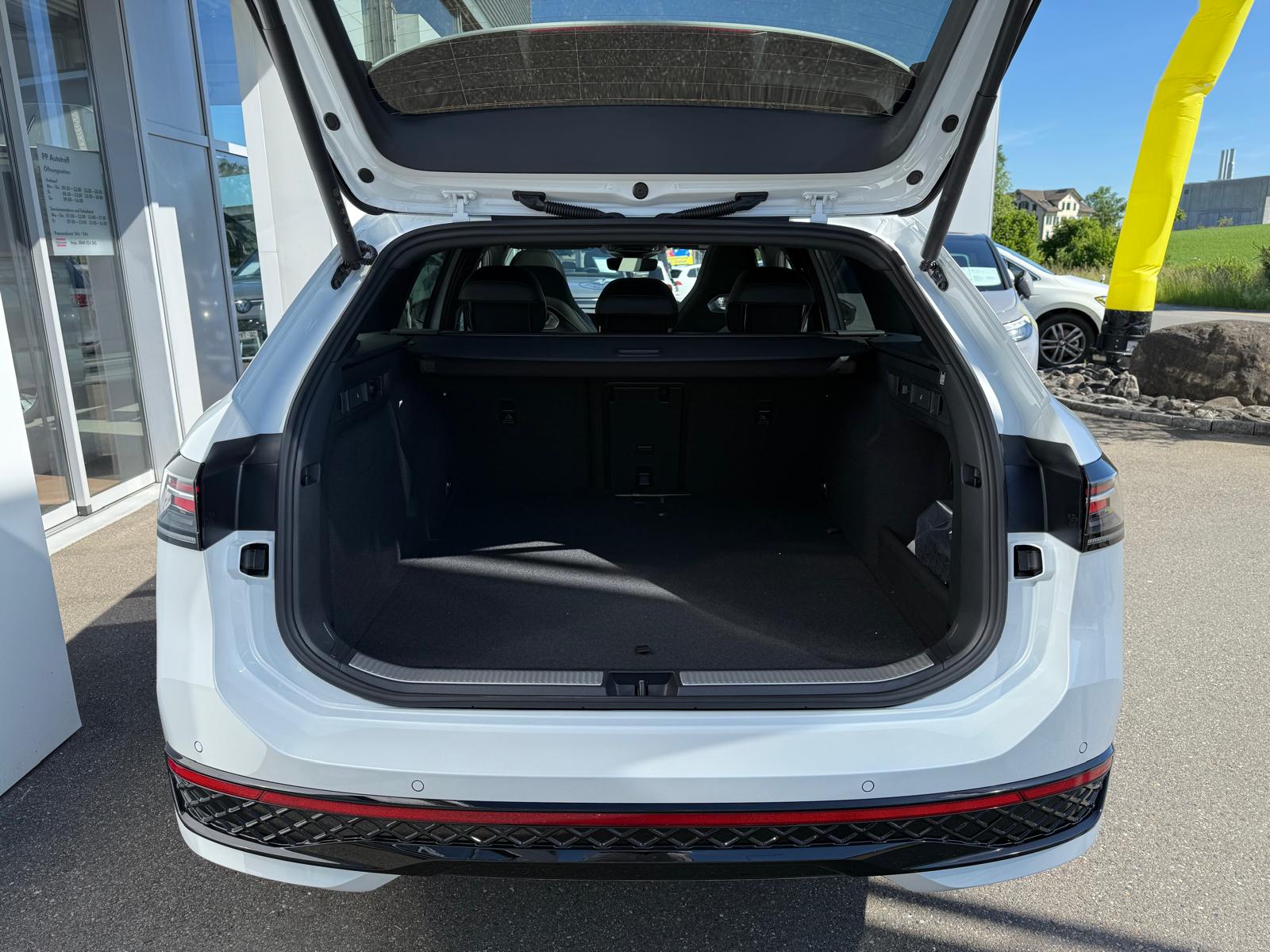 VW Passat Variant 1.5 TSI evo2 Plug-In- Hybrid R-Line DSG-image-4