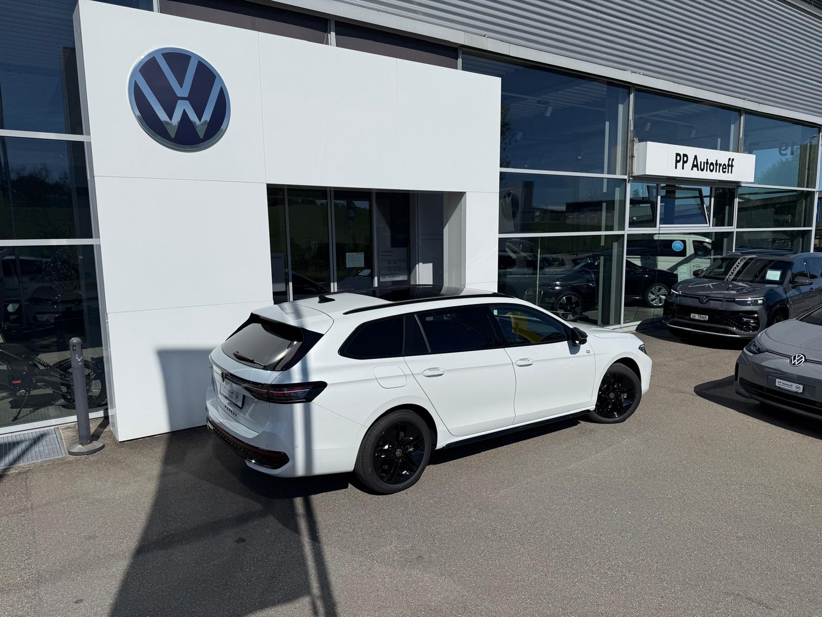 VW Passat Variant 1.5 TSI evo2 Plug-In- Hybrid R-Line DSG-image-3