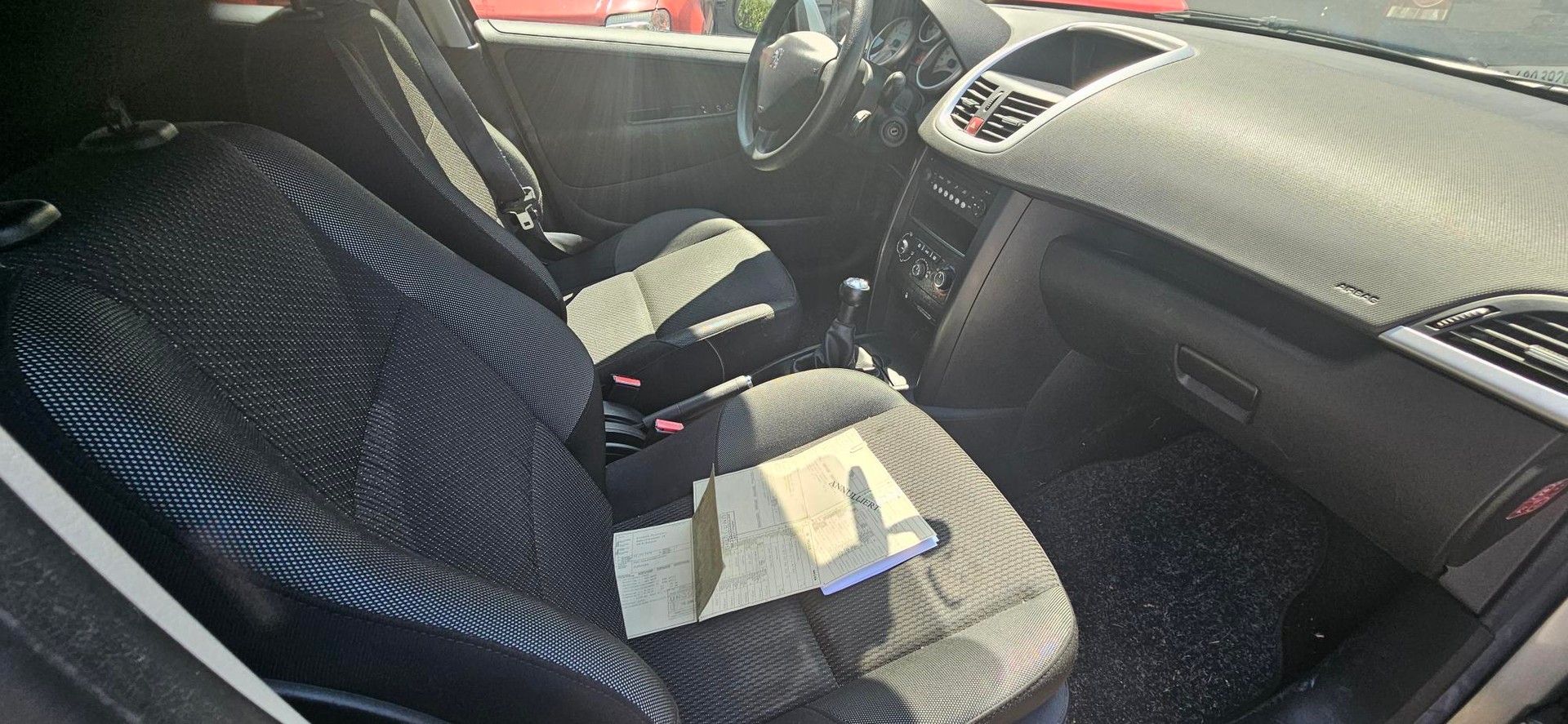 PEUGEOT 207 1.4 16V Trendy-image-5