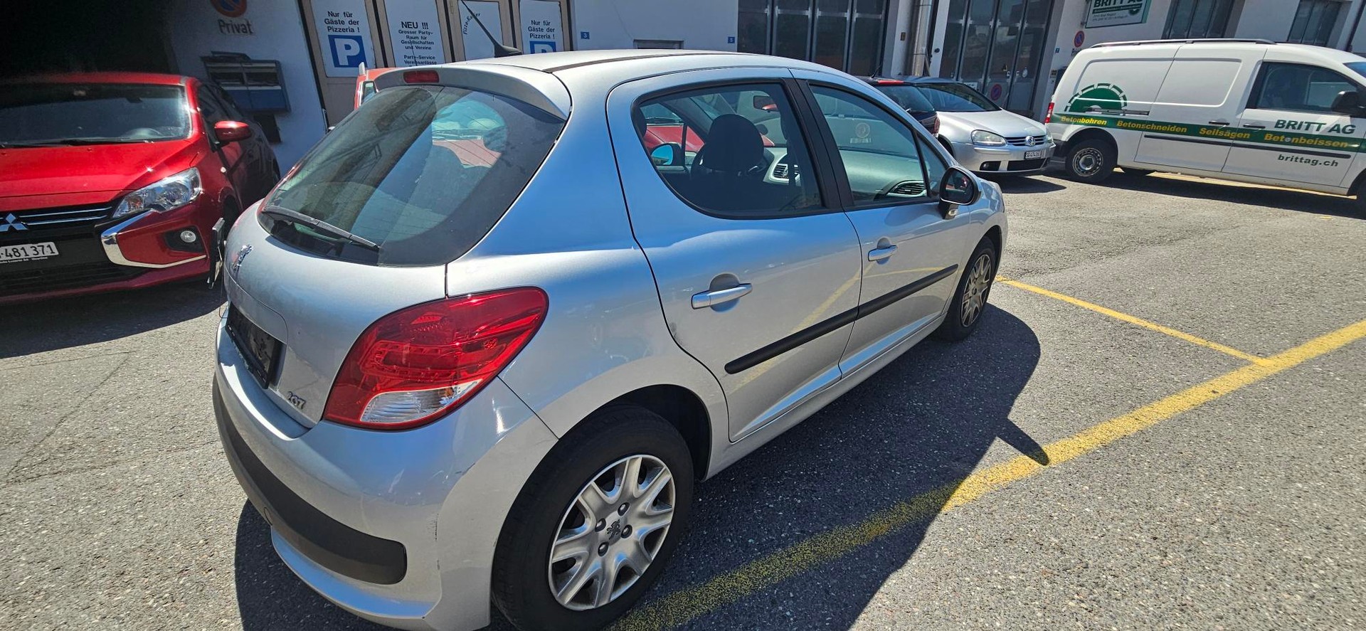 PEUGEOT 207 1.4 16V Trendy-image-2