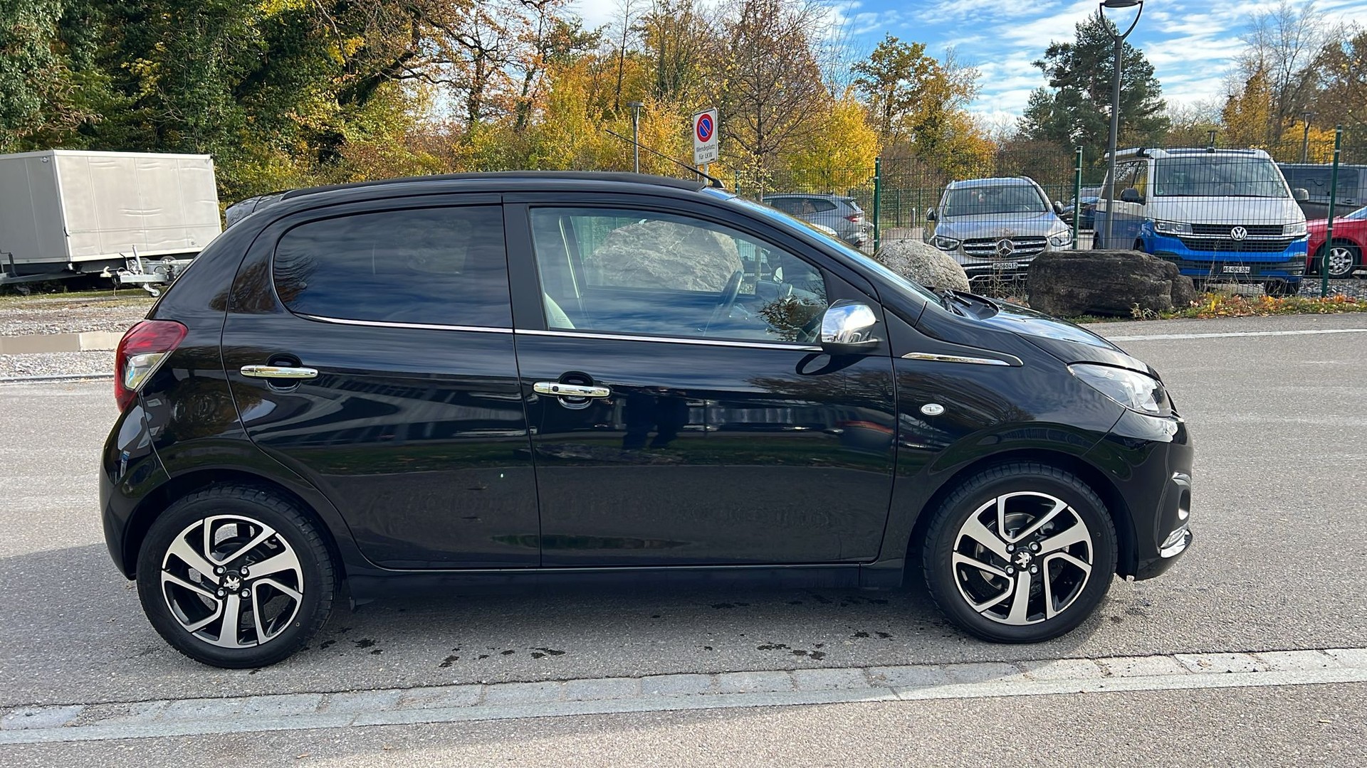 PEUGEOT 108 1.2 VTi Allure Top-image-4