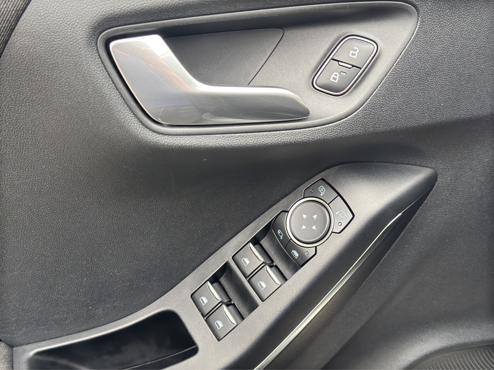 FORD Puma 1.0 MHEV Titanium X-image-9