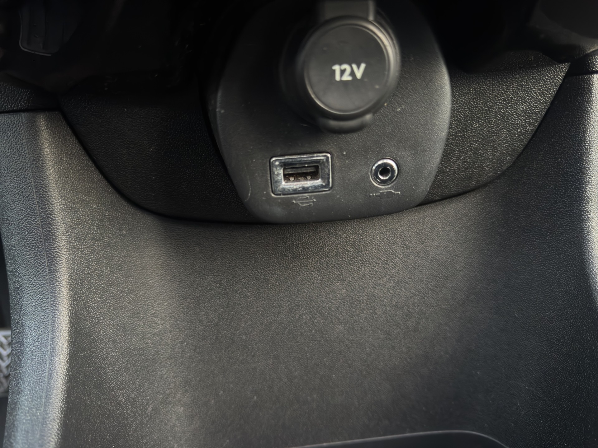 CITROEN C1 1.2 VTi Feel Edition Airscape-image-12