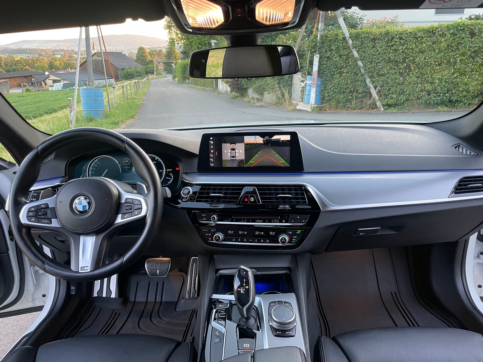 BMW 520d xDrive M-Sport Paket Steptronic-image-10