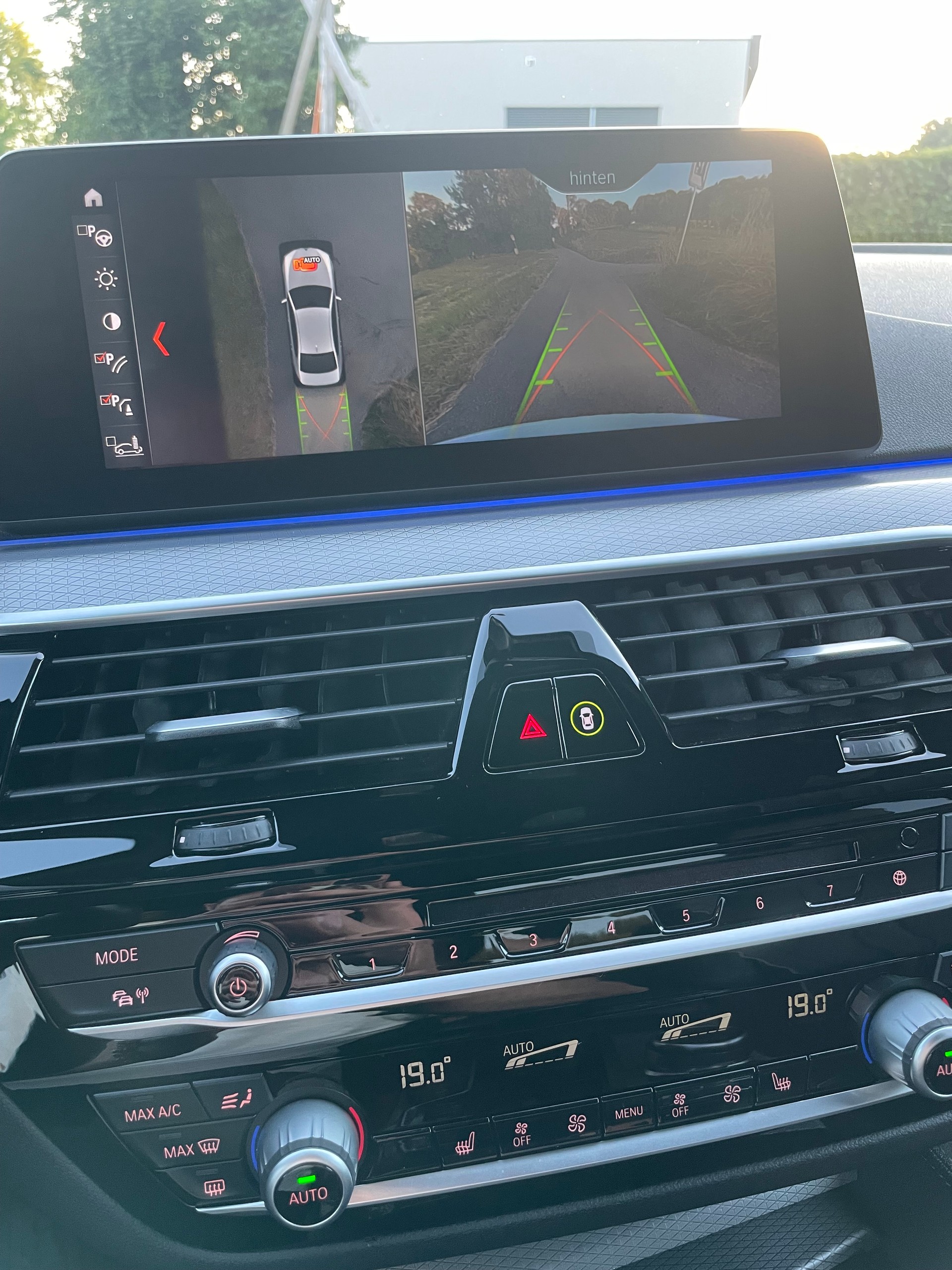 BMW 520d xDrive M-Sport Paket Steptronic-image-11