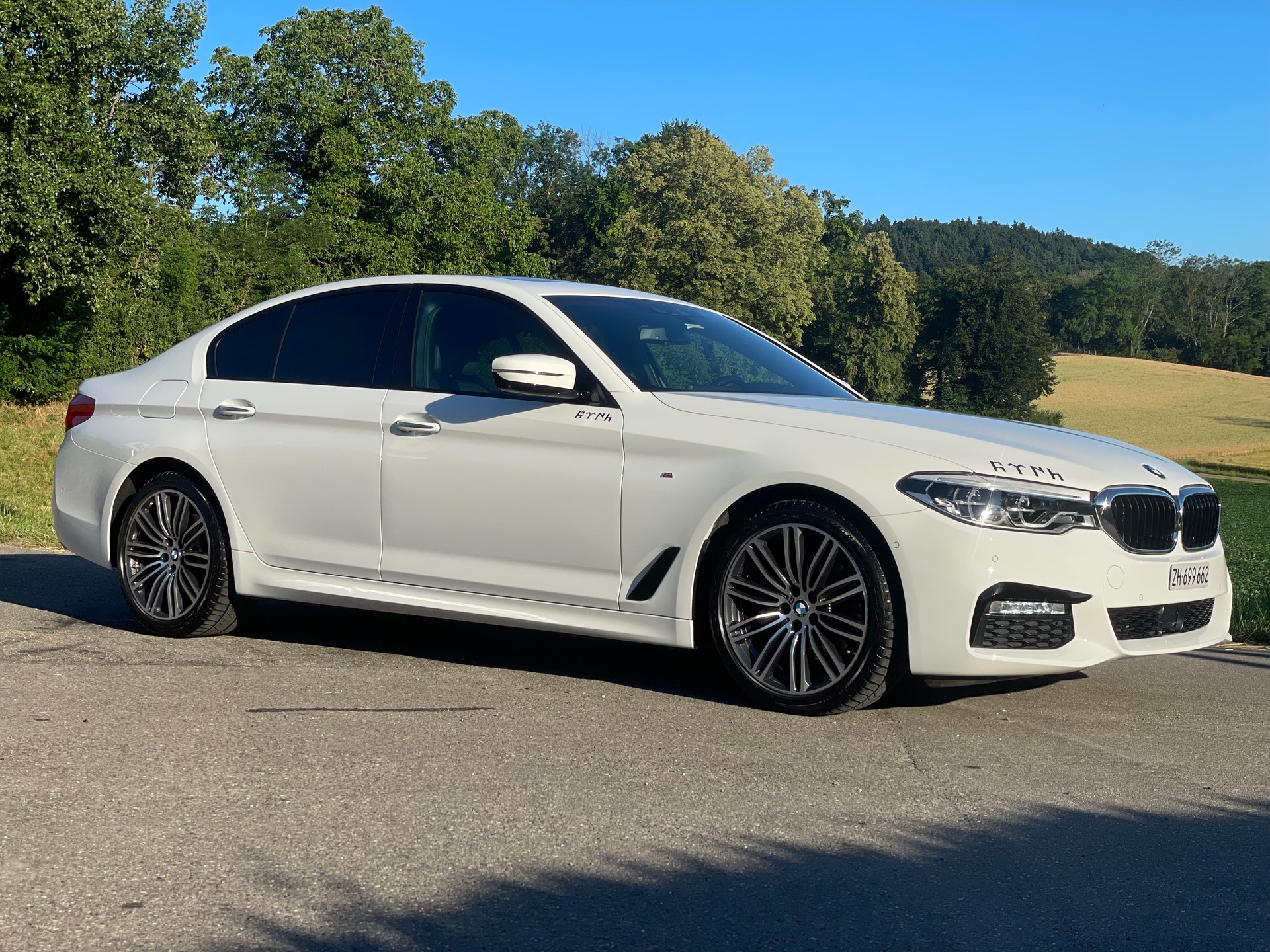 BMW 520d xDrive M-Sport Paket Steptronic-image-1