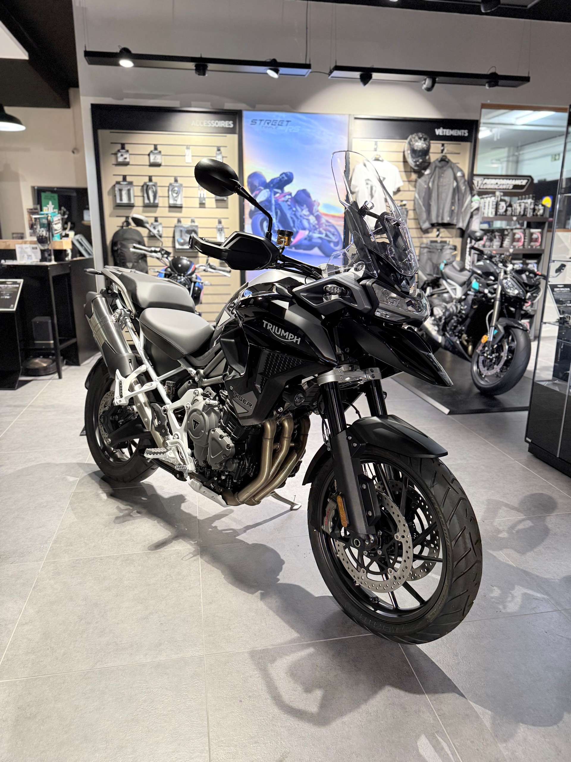 TRIUMPH Tiger 1200 GT Pro-showroom-element-2