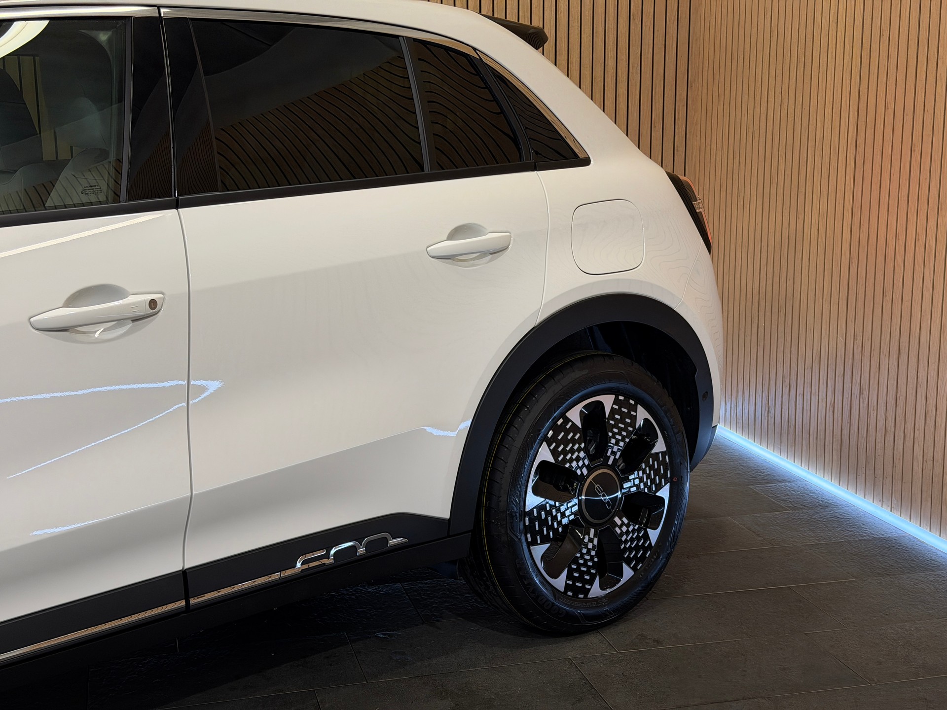 FIAT 600h MildHybrid La Prima *Gelato Weiss*-image-2