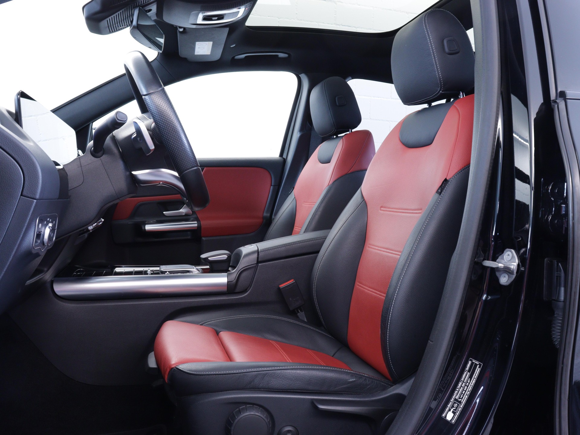 MERCEDES-BENZ GLA 250 AMG Line 4matic-image-6