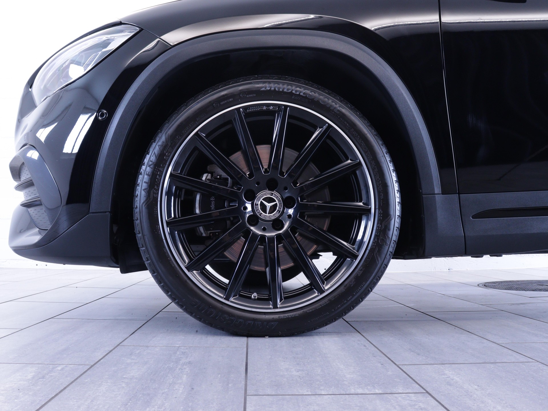 MERCEDES-BENZ GLA 250 AMG Line 4matic-image-11