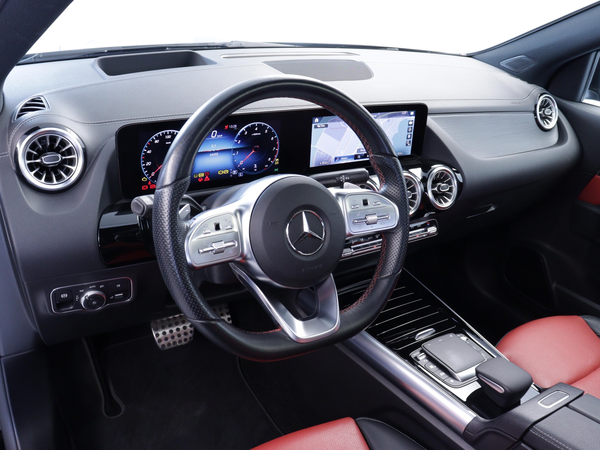 MERCEDES-BENZ GLA 250 AMG Line 4matic-image-5