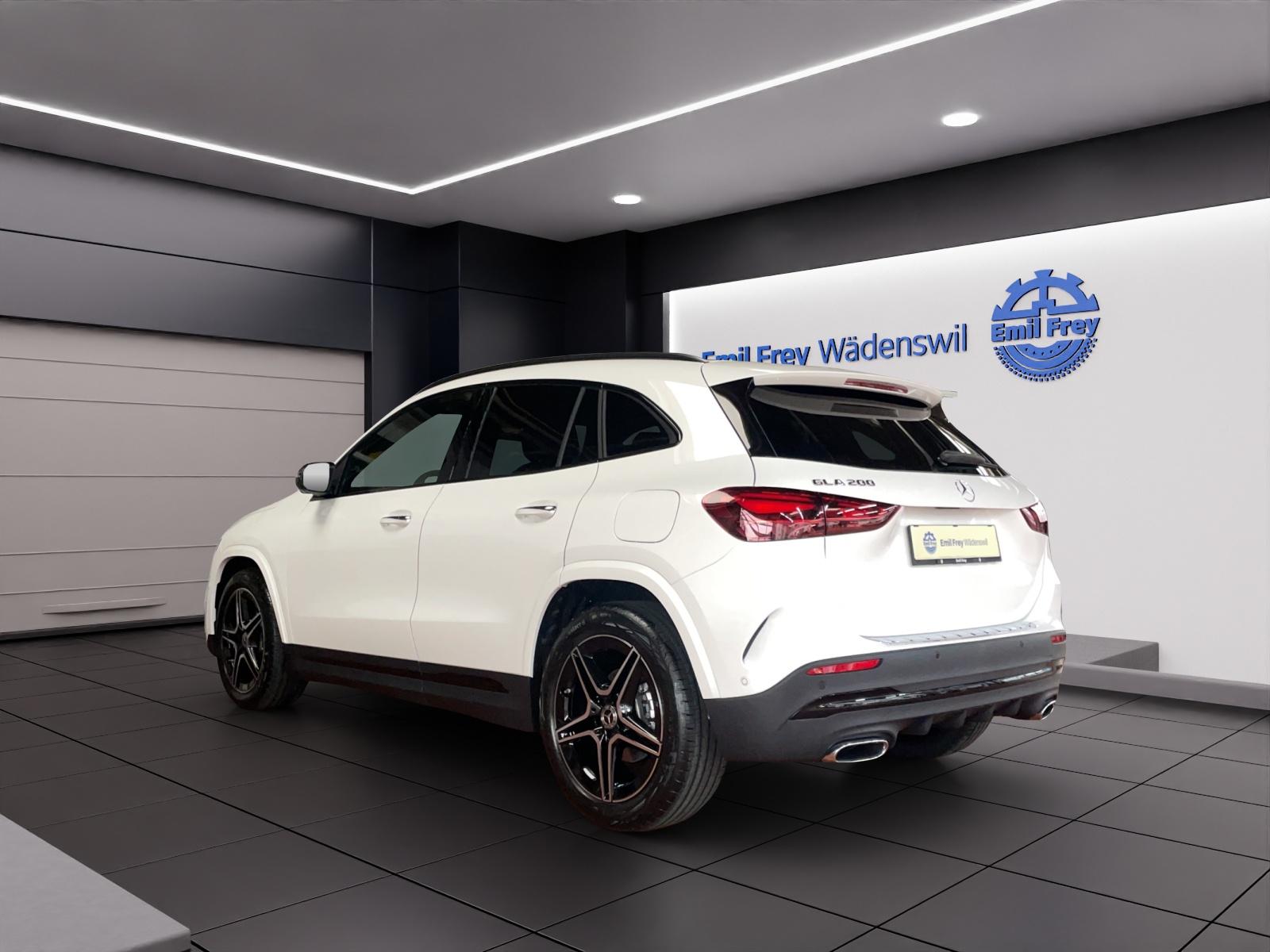 MERCEDES-BENZ GLA 200 Night Star AMG Line-image-3