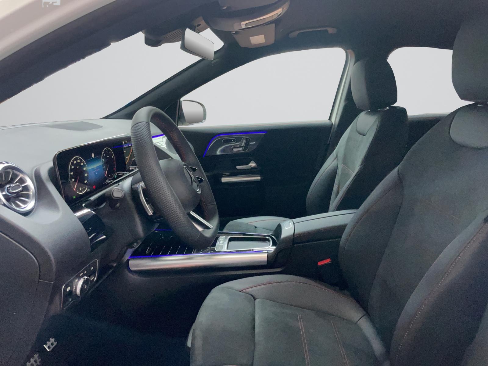 MERCEDES-BENZ GLA 200 Night Star AMG Line-image-4