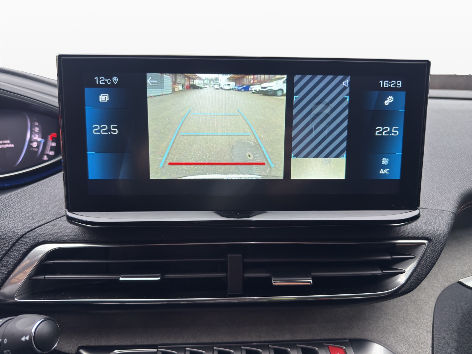 PEUGEOT 3008 1.5 BlueHDi GT EAT8-image-13