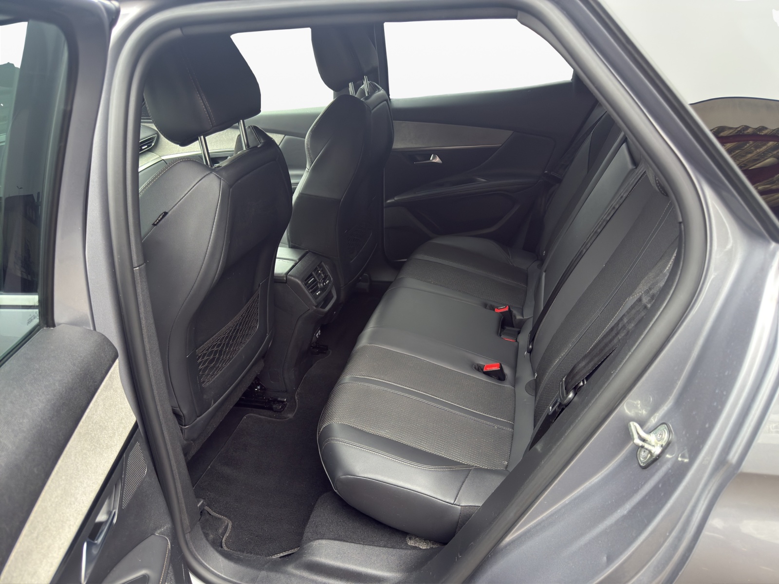 PEUGEOT 3008 1.5 BlueHDi GT EAT8-image-18