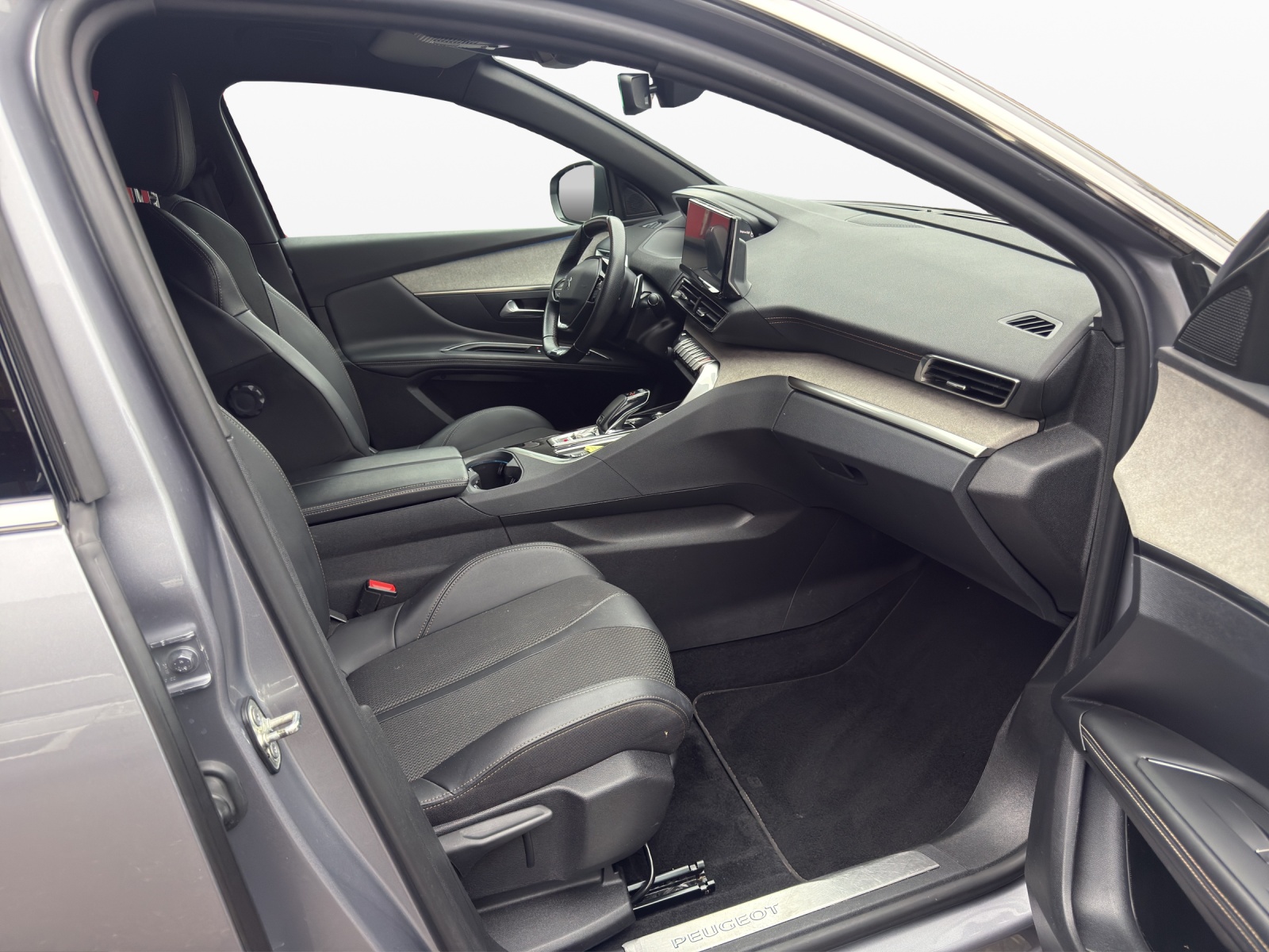 PEUGEOT 3008 1.5 BlueHDi GT EAT8-image-14