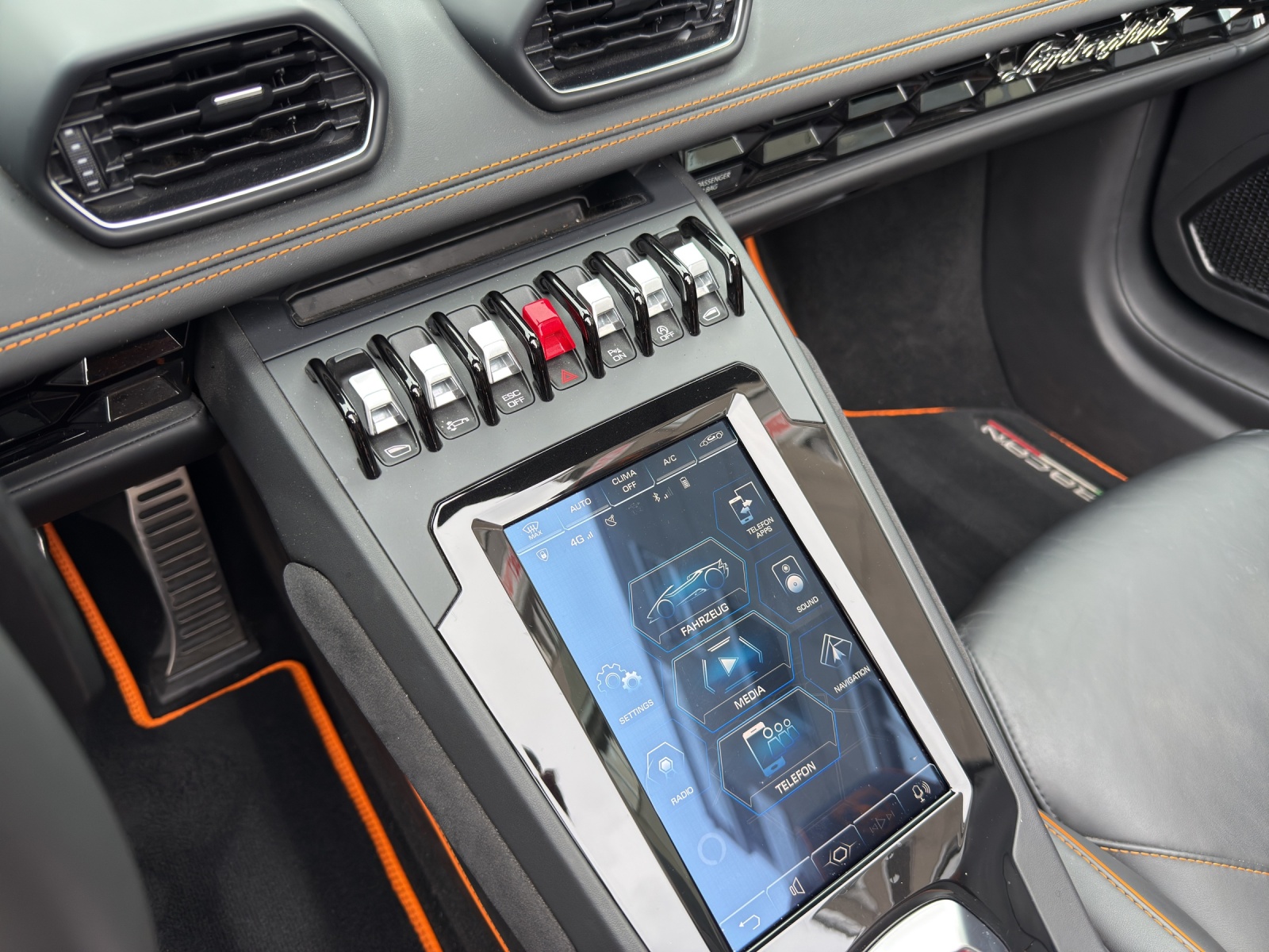 LAMBORGHINI Huracan LP610-4 Spyder DCT-image-11