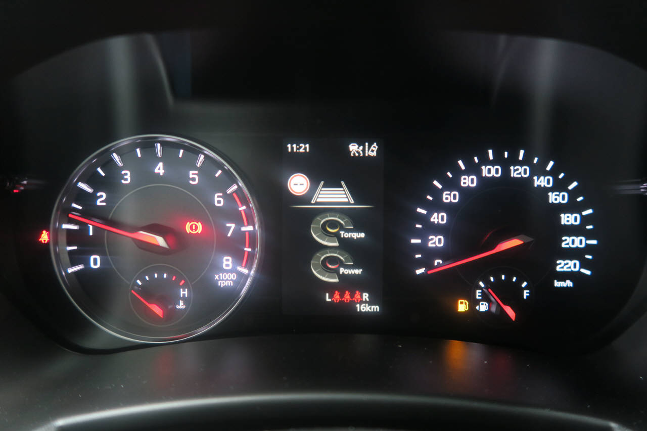 SUZUKI Swift 1.2 Sakura Hybrid 4x4-image-6