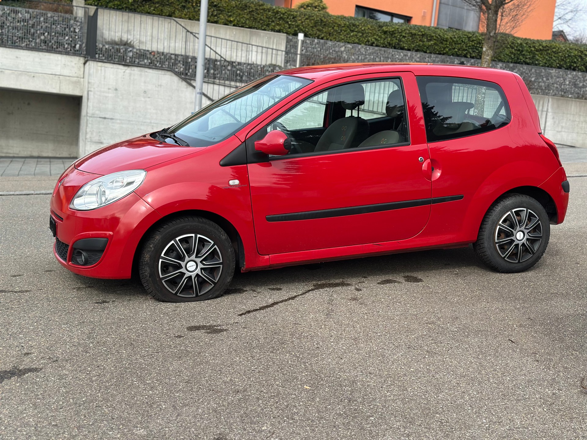 RENAULT Twingo 1.2 Authentique-showroom-element-1