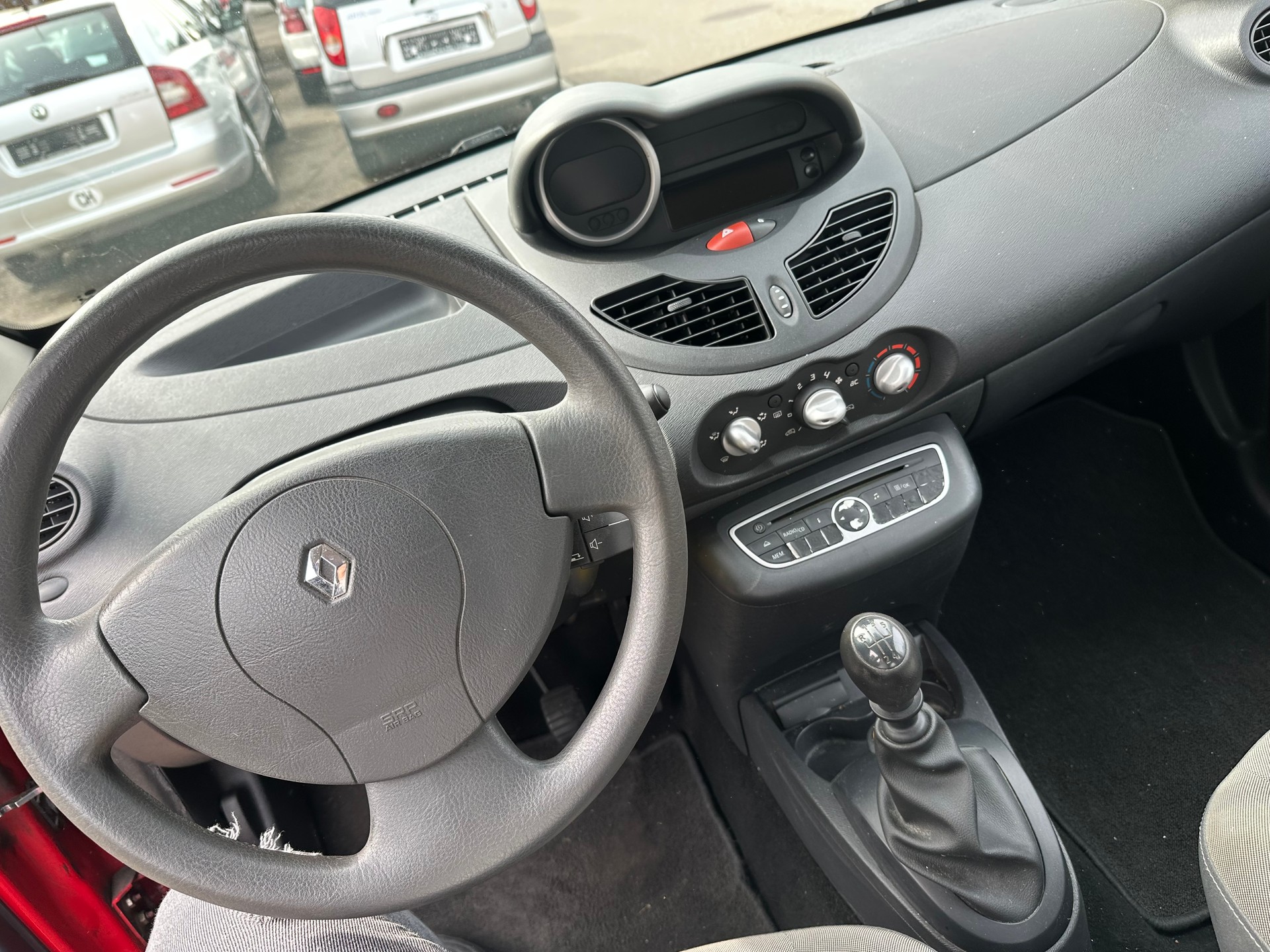 RENAULT Twingo 1.2 Authentique-image-10