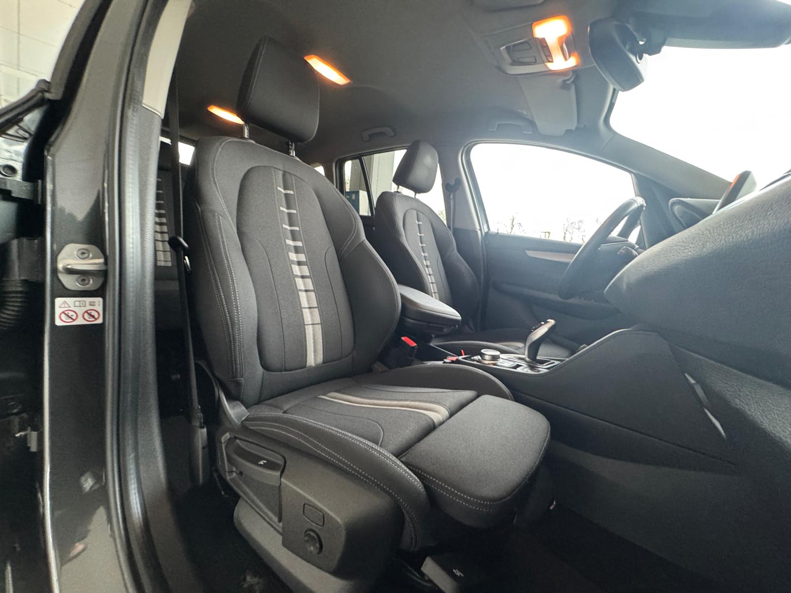 BMW 216d Gran Tourer-image-10