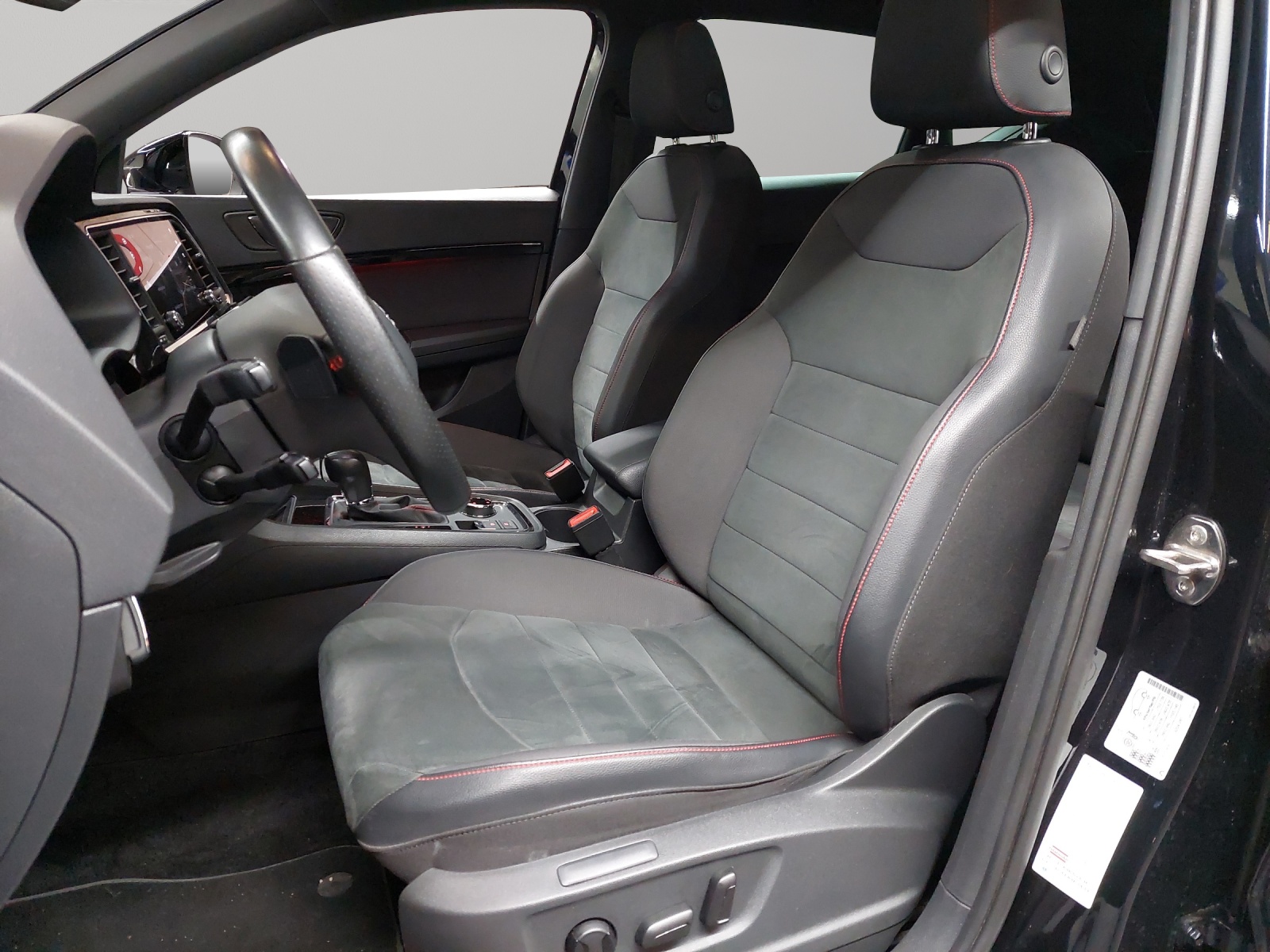 SEAT Ateca 2.0 TSI SWISS FR 4Drive DSG-image-5