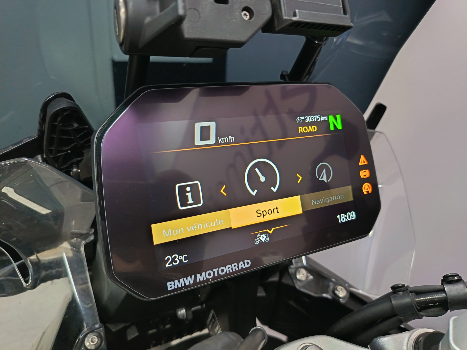 BMW R 1300 GS Triple Black-image-9