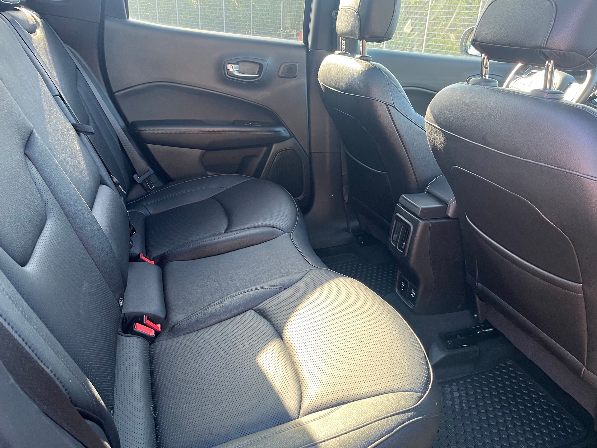 JEEP Compass 1.3 T PHEV S AWD-image-11