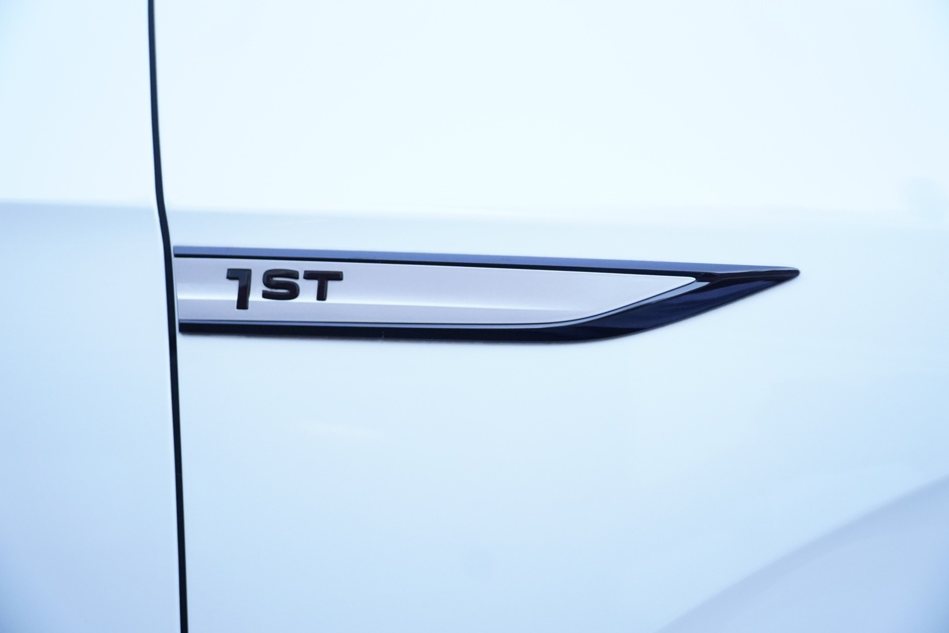 VW ID.4 Pro Performance 77 kWh 1ST *CH Fahrzeug & AHK*-image-6