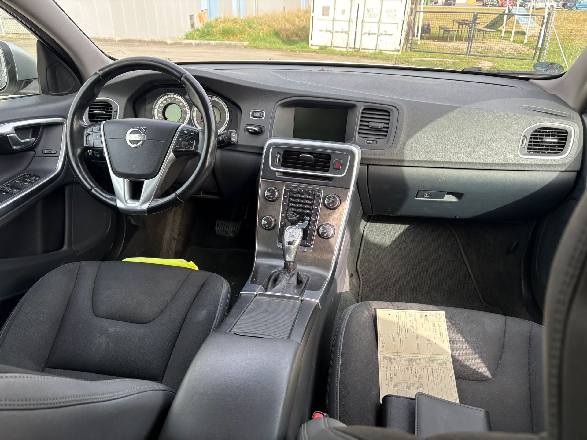 VOLVO V60 D4 AWD Momentum Geartronic-image-4