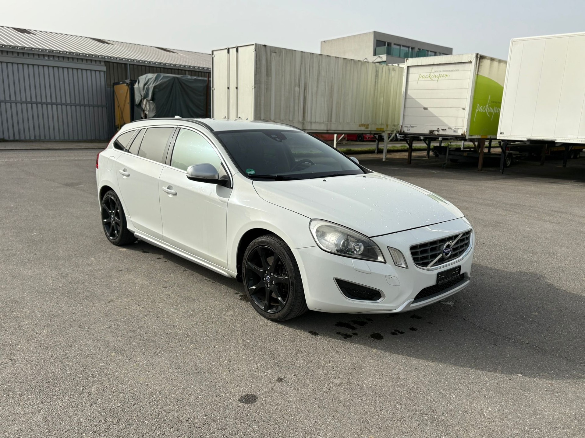 VOLVO V60 D4 AWD Momentum Geartronic