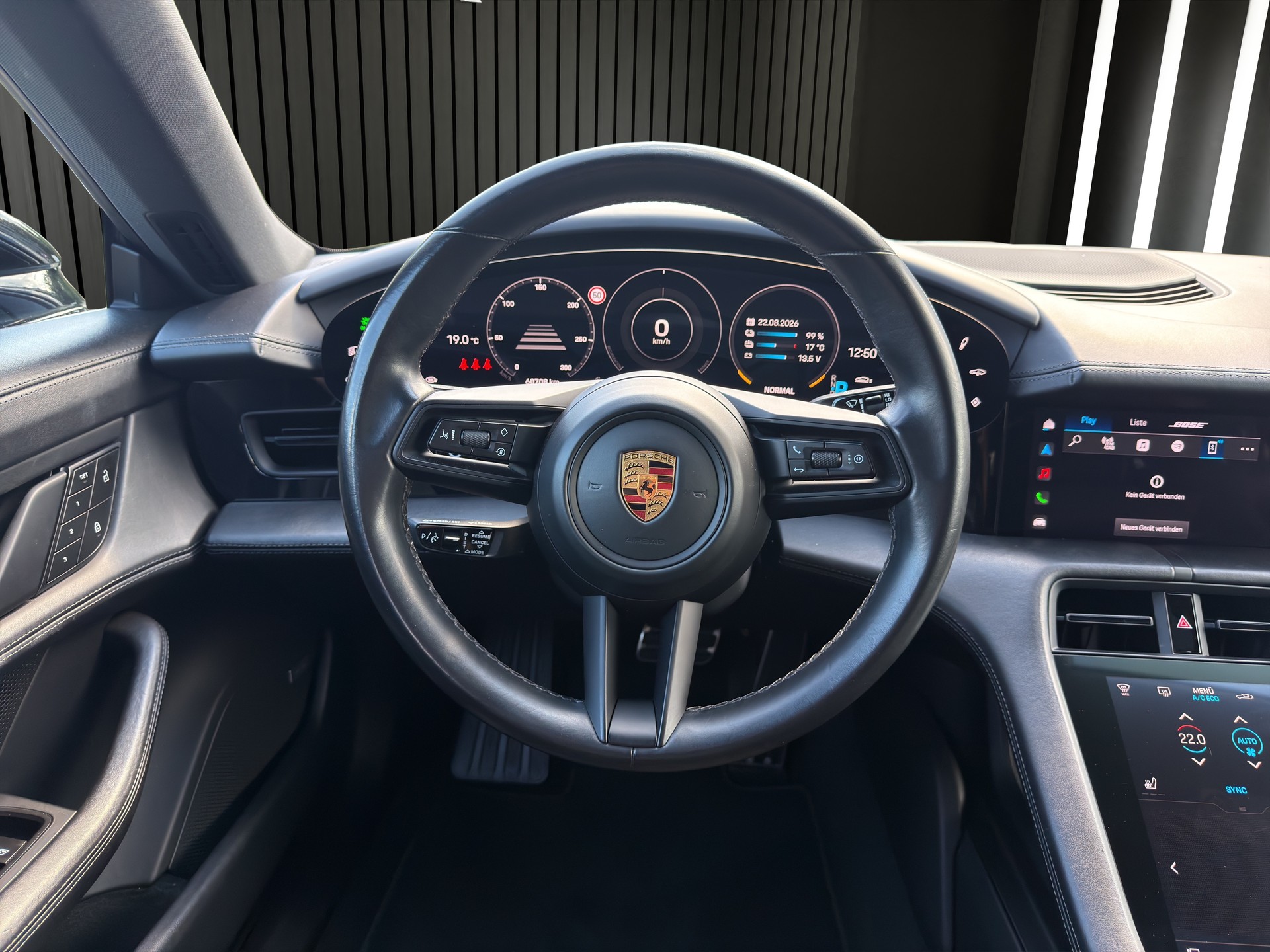 PORSCHE Taycan 4 Cross Turismo 4-image-11