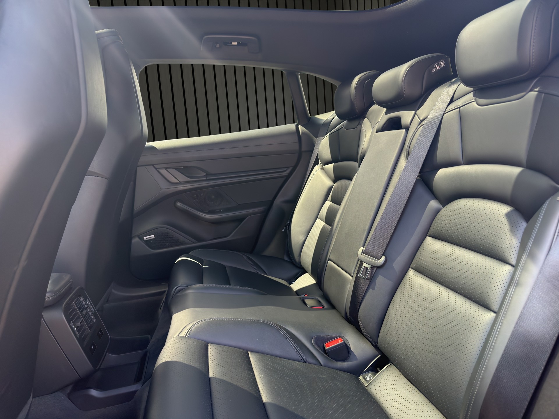 PORSCHE Taycan 4 Cross Turismo 4-image-13