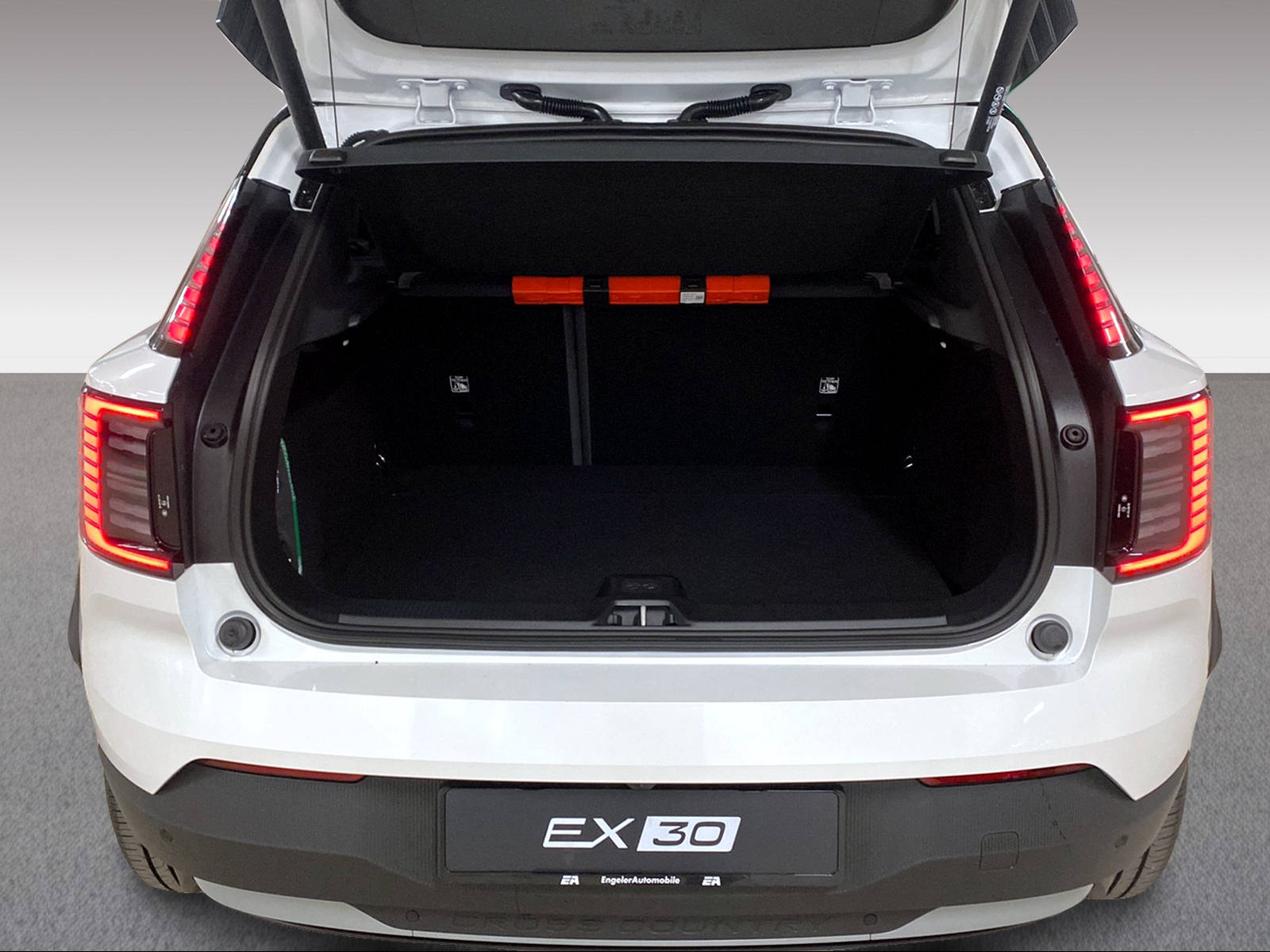 VOLVO EX 30 CC E60 Twin Performance AWD-image-13
