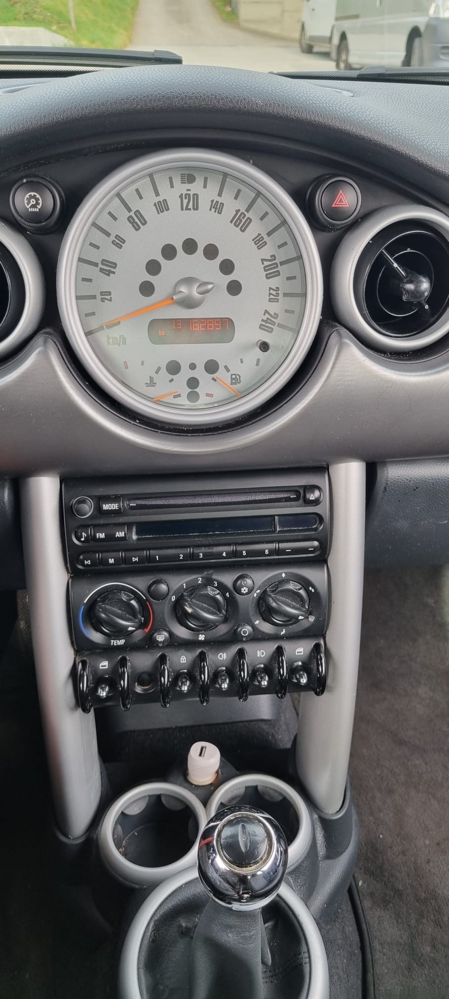 MINI Cooper-image-8