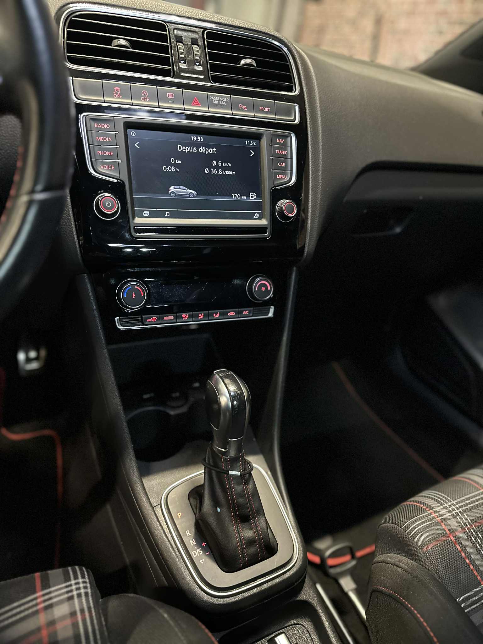VW Polo 1.8 TSI GTI DSG-image-12