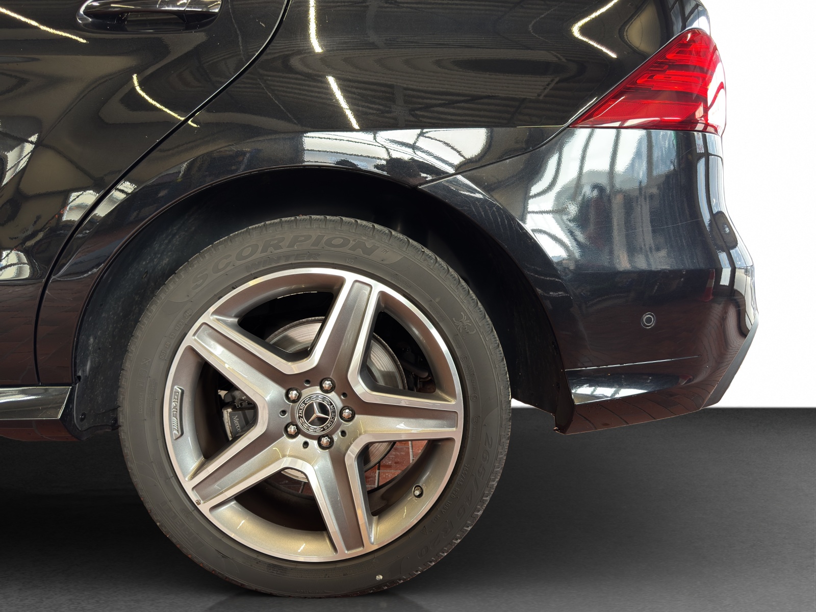 MERCEDES-BENZ GLE 350 d Executive 4M-image-22