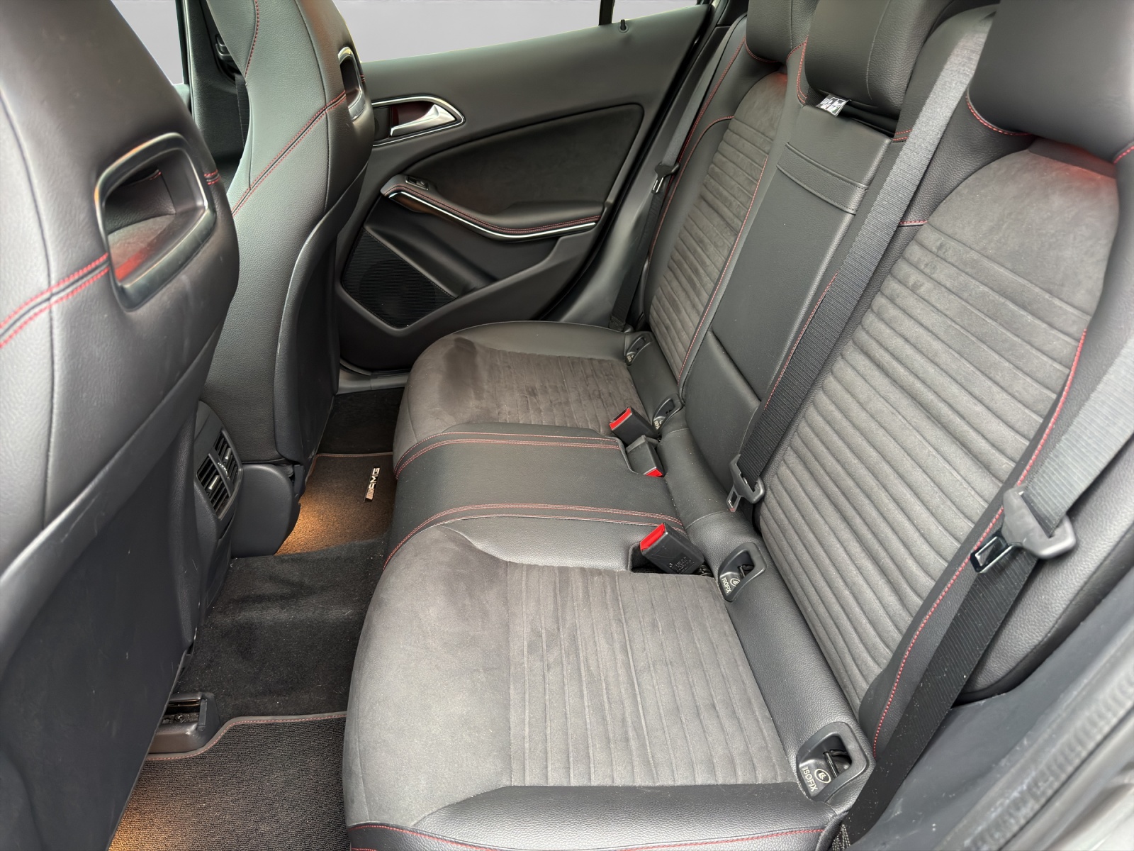 MERCEDES-BENZ GLA 220 AMG Line 4m-image-7
