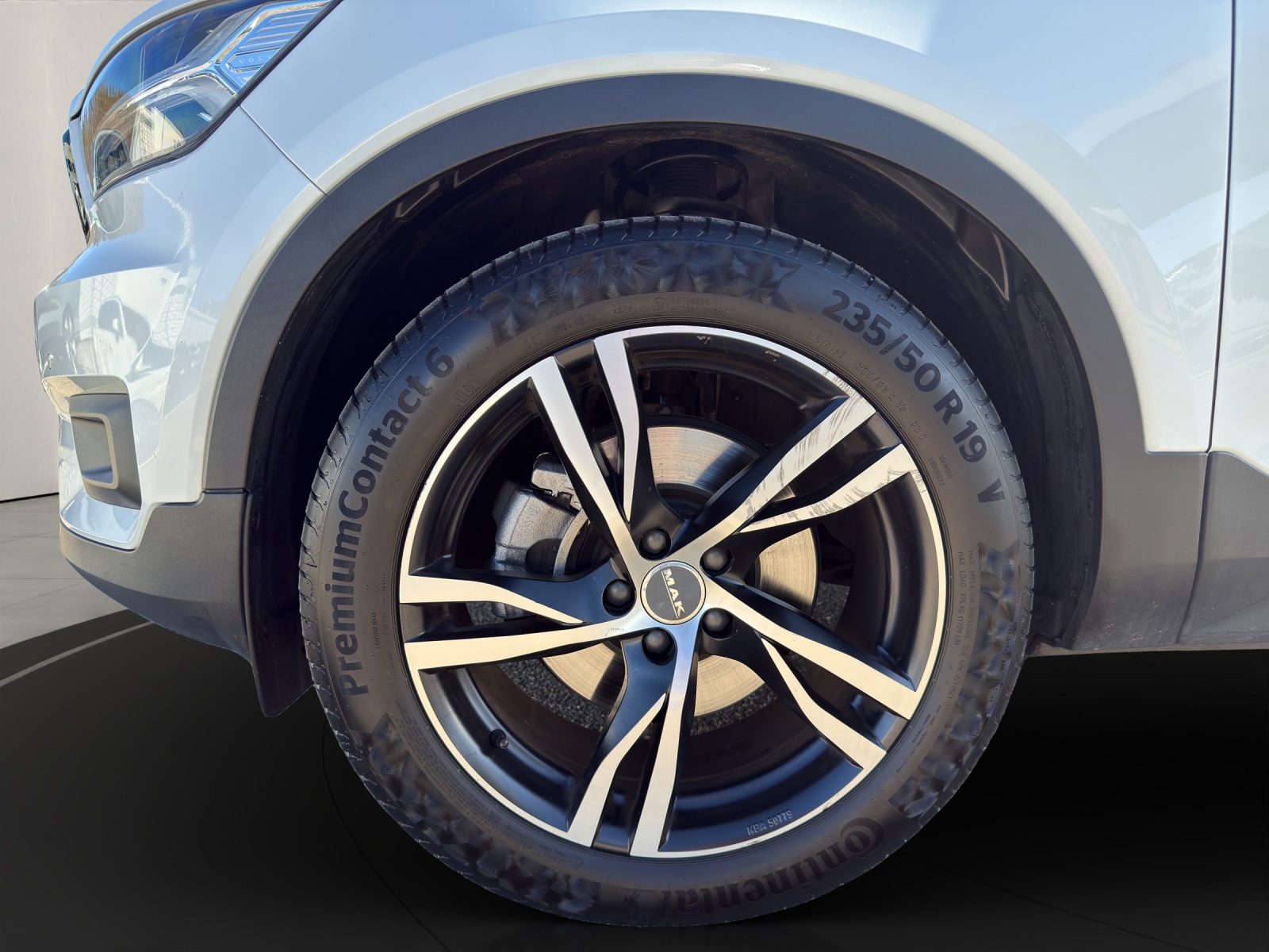 VOLVO XC40 2.0 T5 R-Design AWD-image-7
