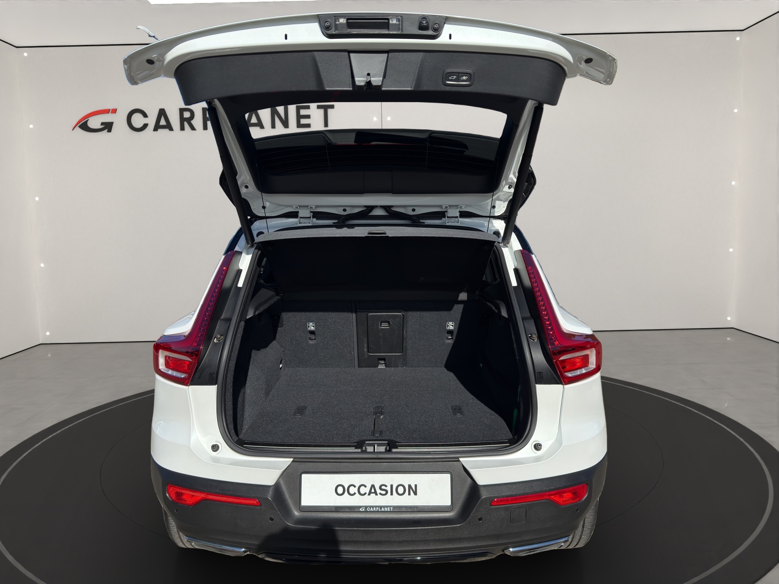 VOLVO XC40 2.0 T5 R-Design AWD-image-6