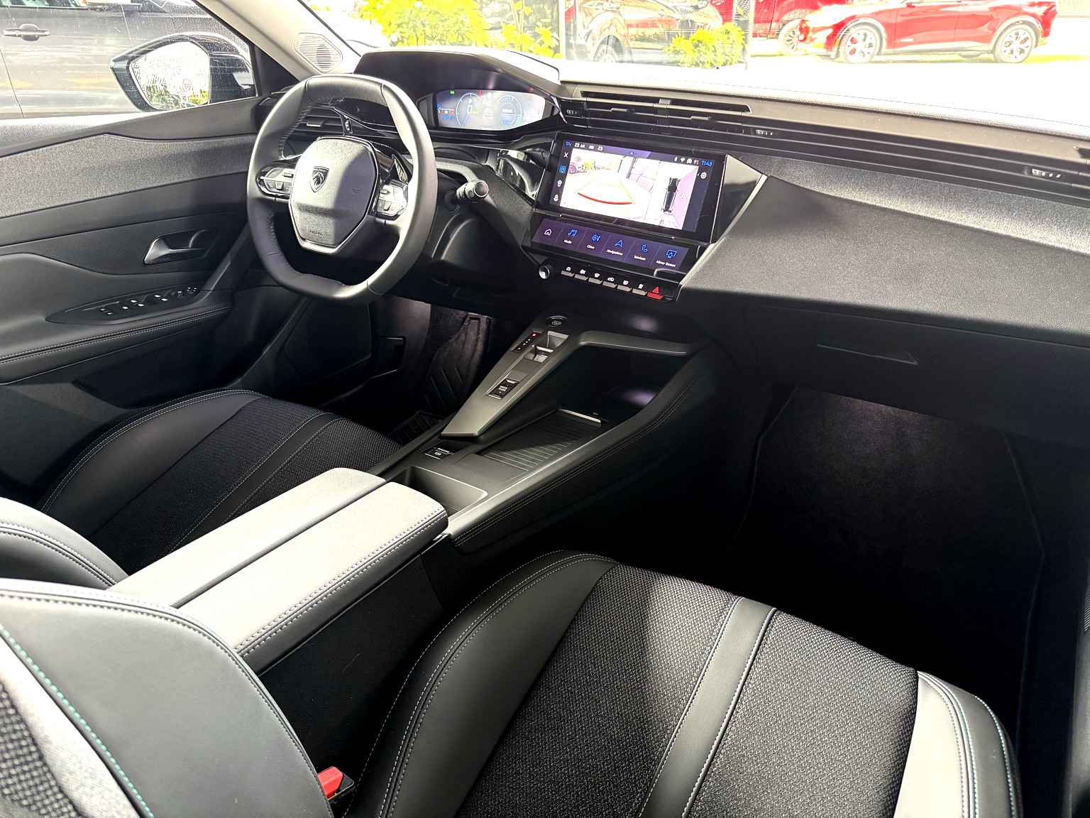 PEUGEOT 308 SW 1.6 PHEV 180 Allure-image-10