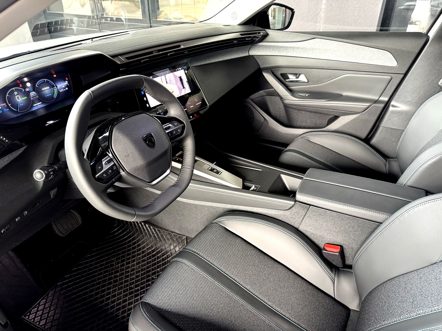 PEUGEOT 308 SW 1.6 PHEV 180 Allure-image-9