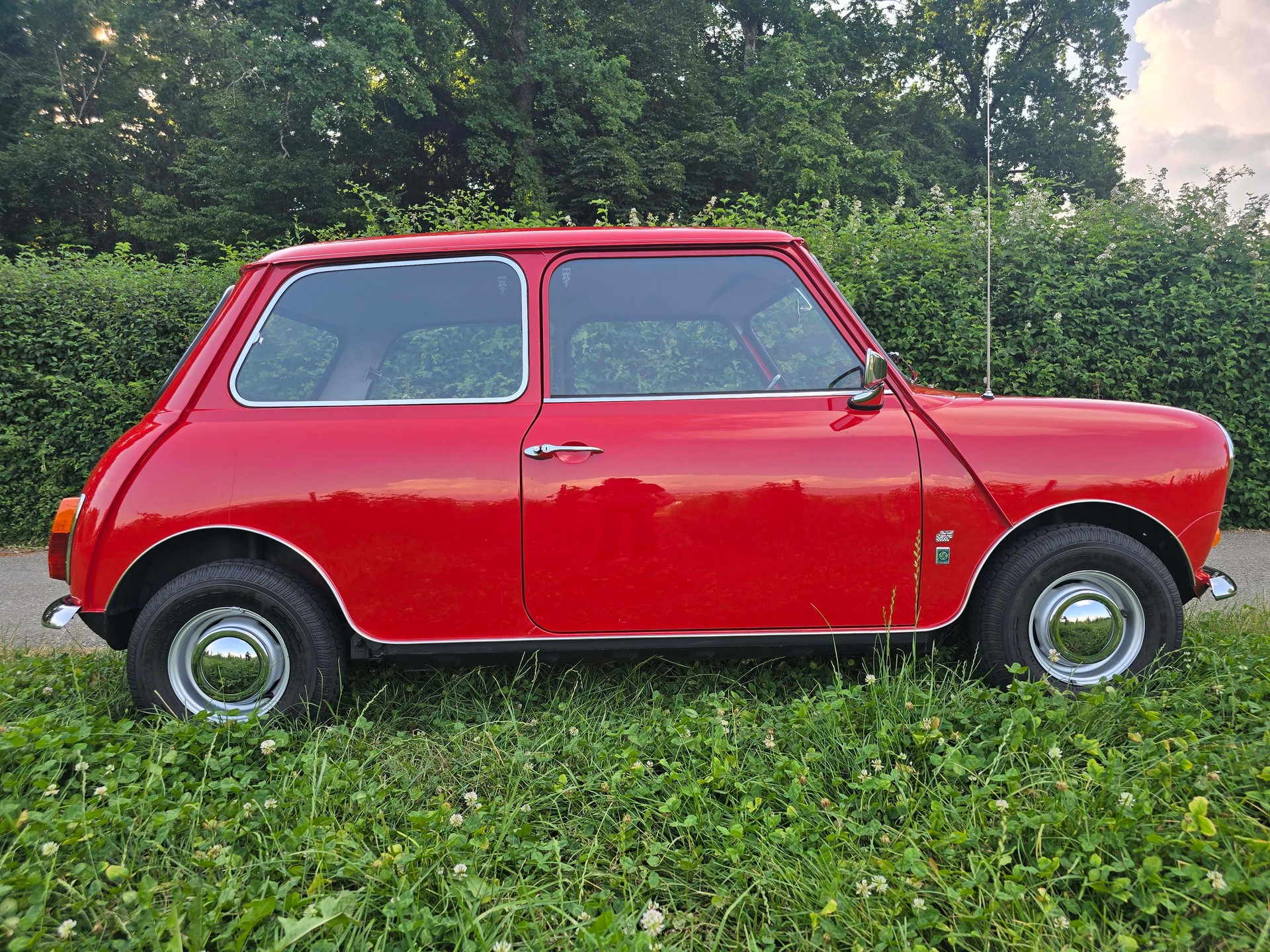 MINI 1000 Classic Automatic-image-4