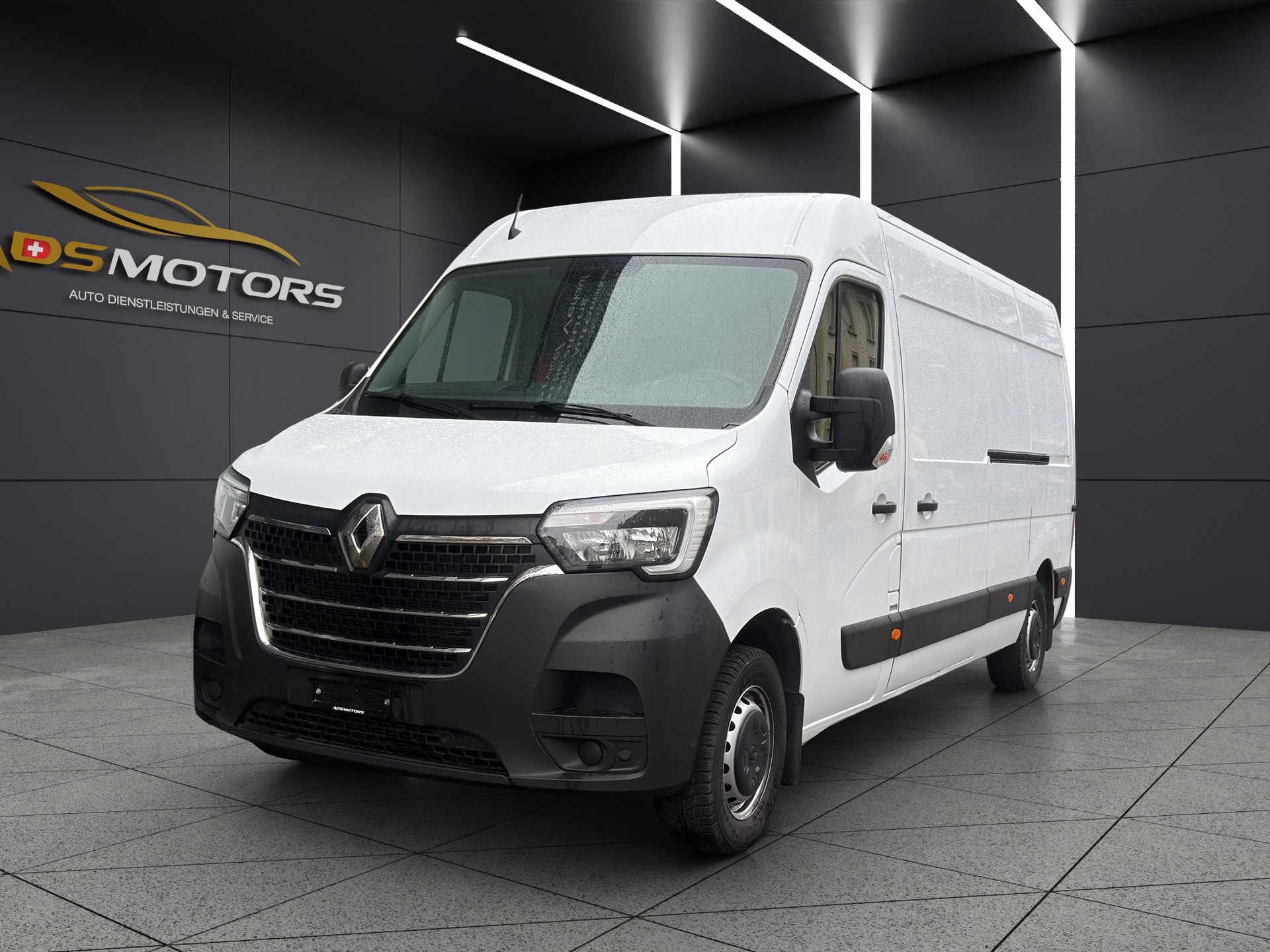 RENAULT Master T35 dCi150 L3H2-image-0