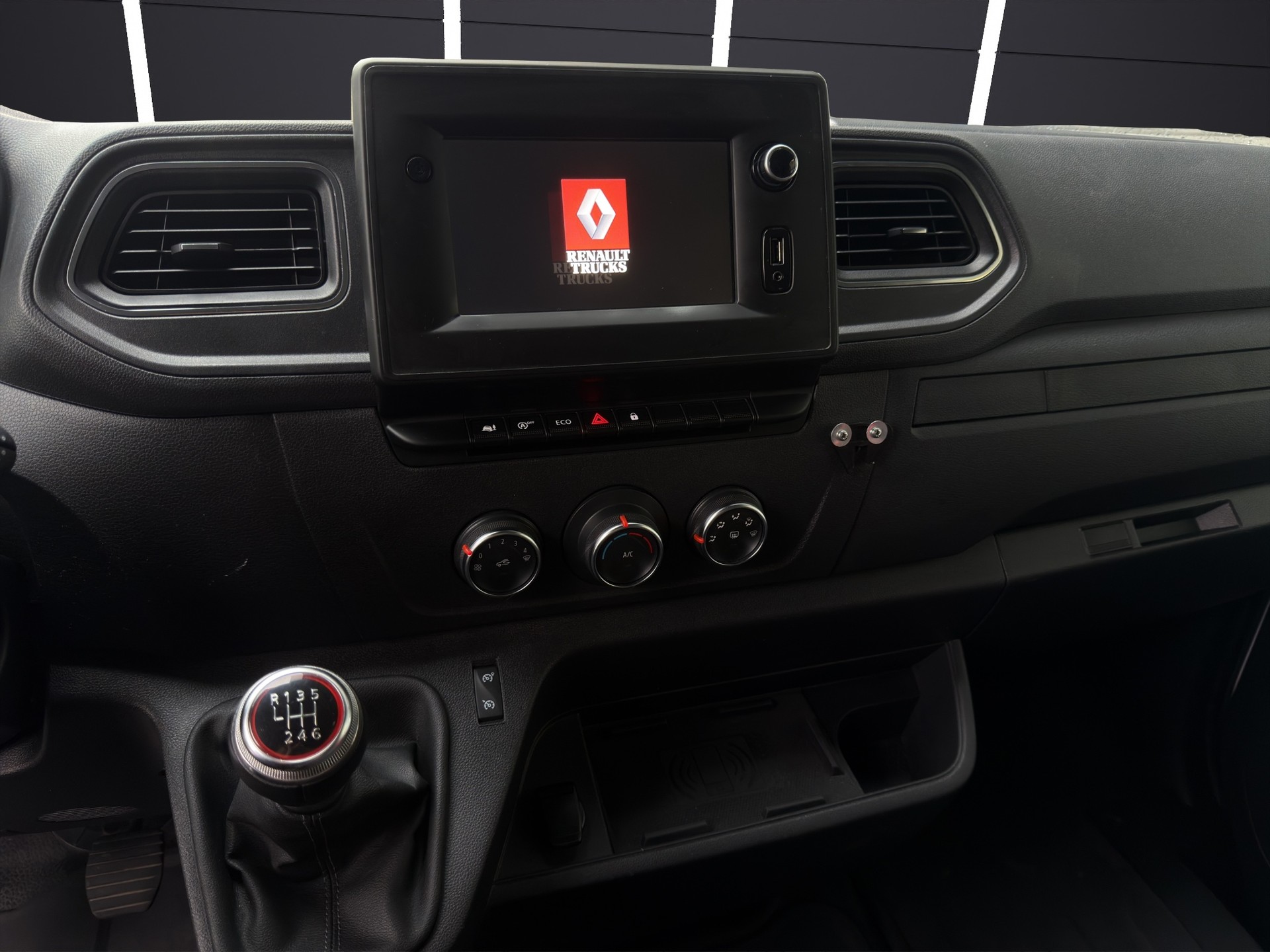 RENAULT Master T35 dCi150 L3H2-image-6