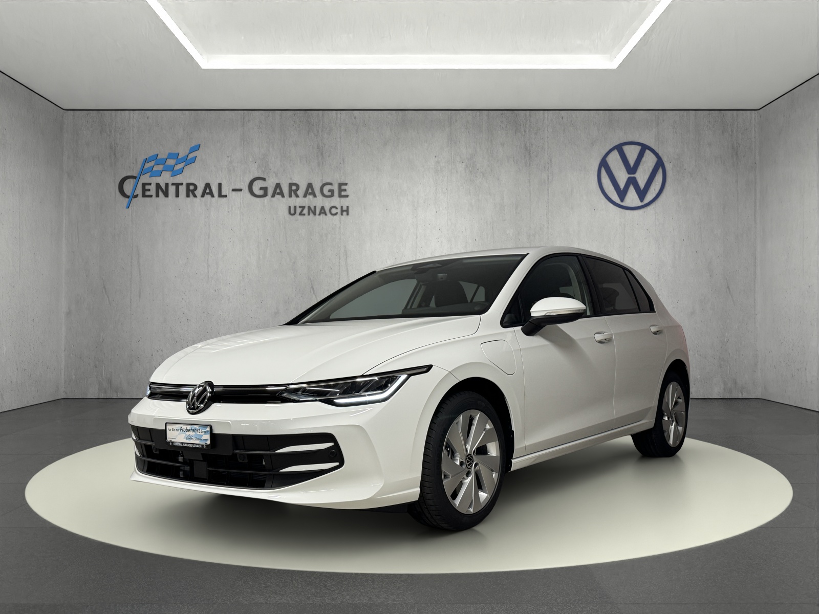 VW Golf 1.5 TSI PHEV Life-image-0