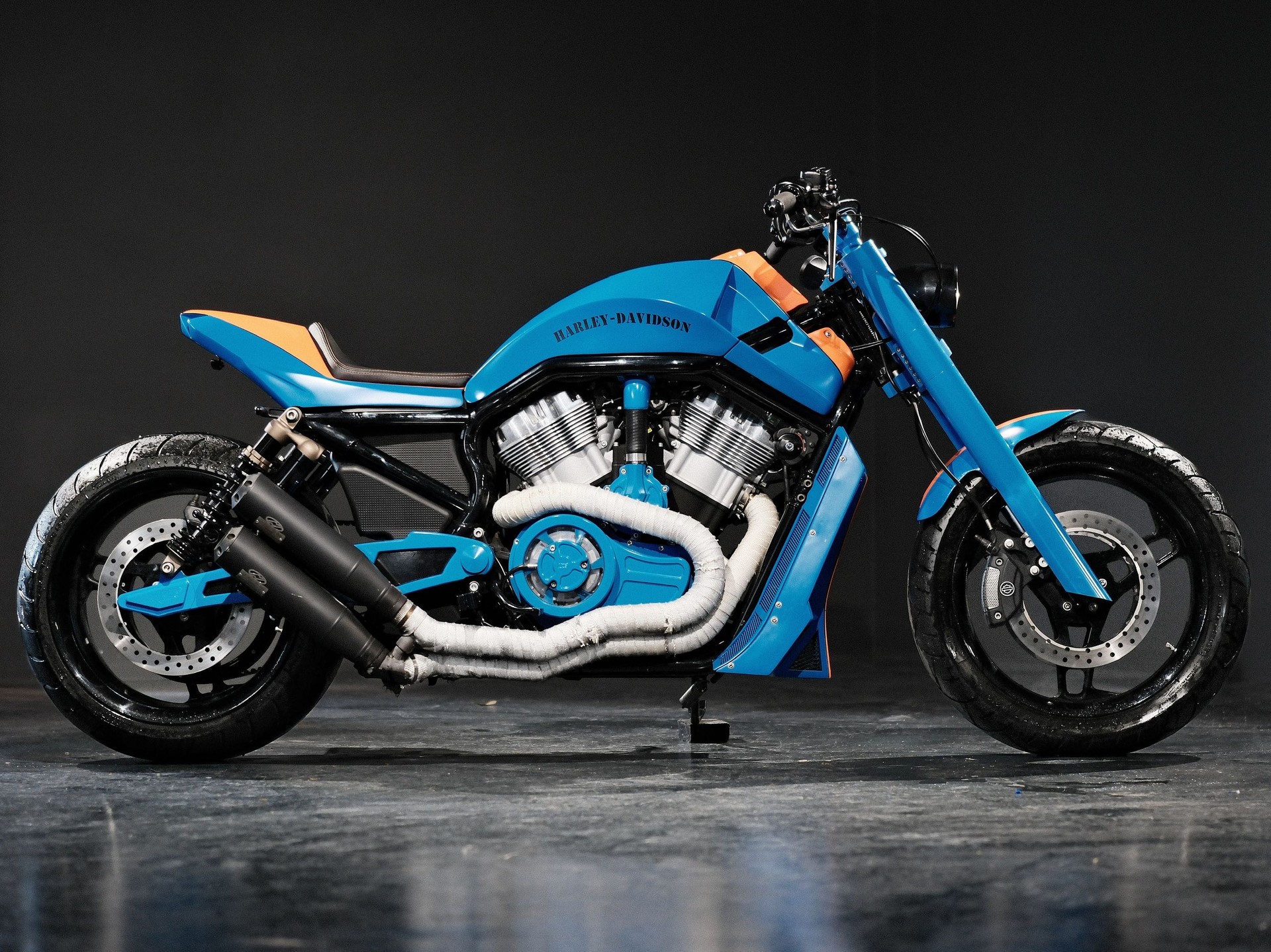 HARLEY-DAVIDSON VRSCR Street Rod-showroom-element-1